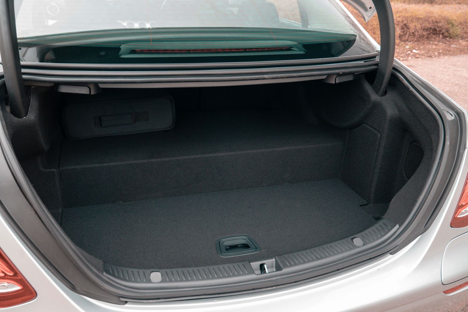 Mercedes E300de boot space